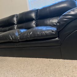 Come get Your comfy Couch  $25 Until 12 Today 