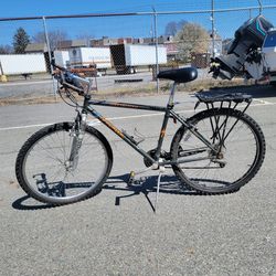 Mountain Bike - 26in Wheels