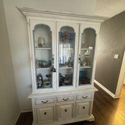 Living Room / Dining Room Wood Display Cabinet / Hutch with Storage Shelves 
