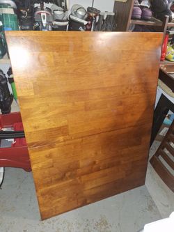 36x48  plus drop in 12 inch leaf   dining table and 4 chairs