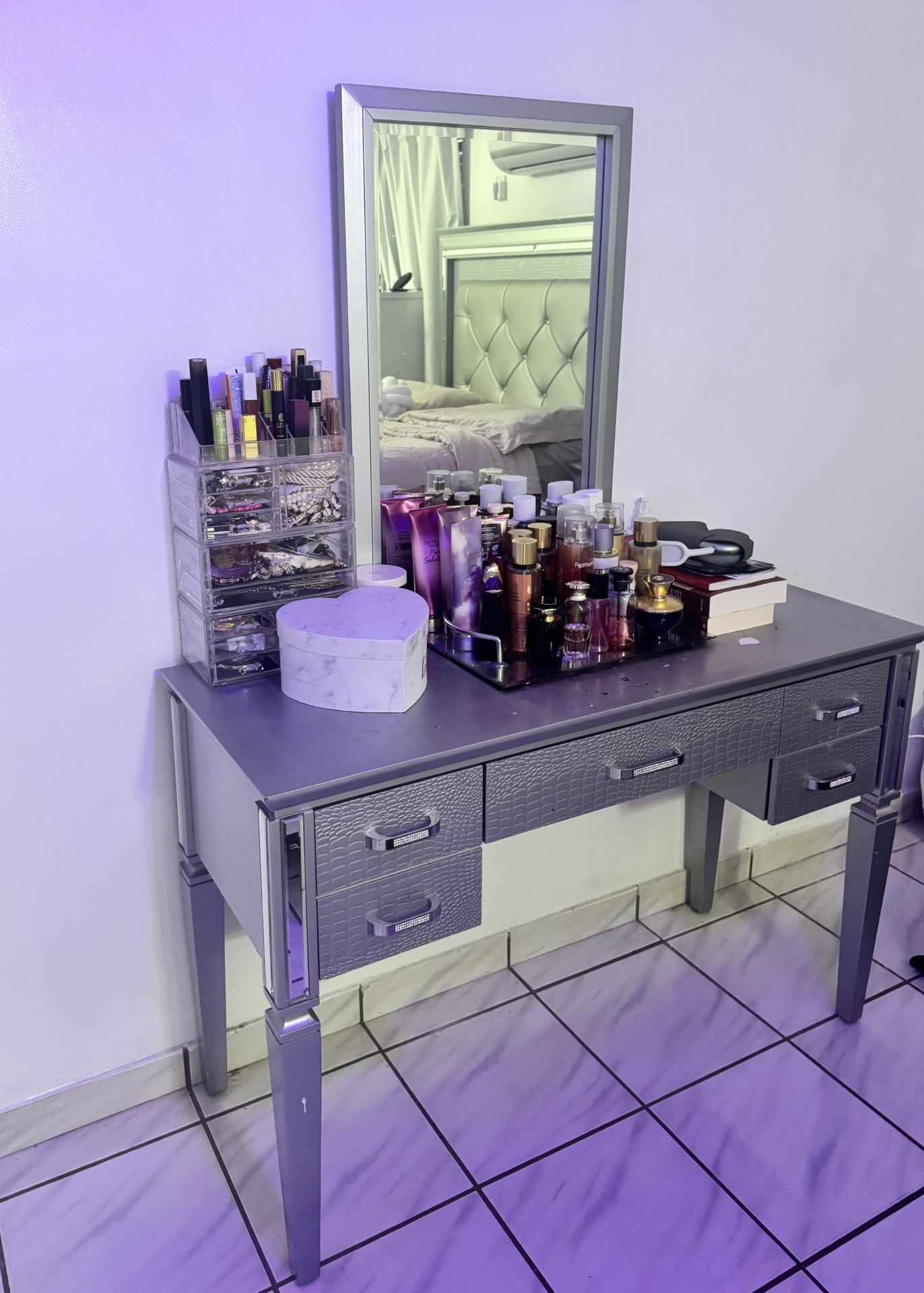 3 piece QUEEN BEDROOM SET