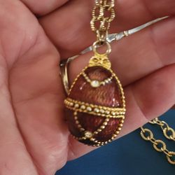 Egg Necklace With Rhinestones 