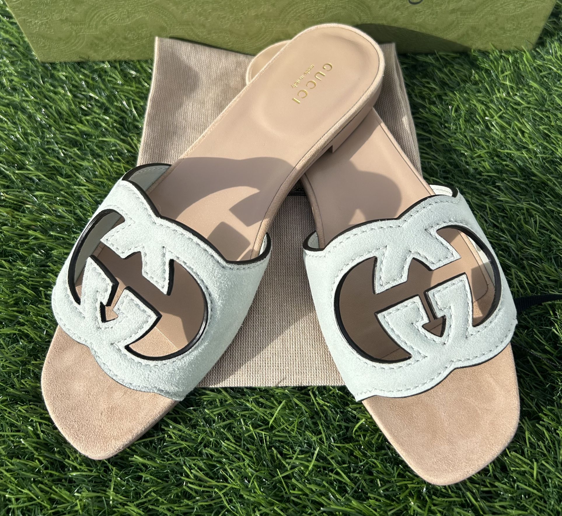GUCCI INTERLOCKING GG SLIDE SANDALS LIGHT SALVY GREEN SUEDE SZ 37.5 NEW SEASON!