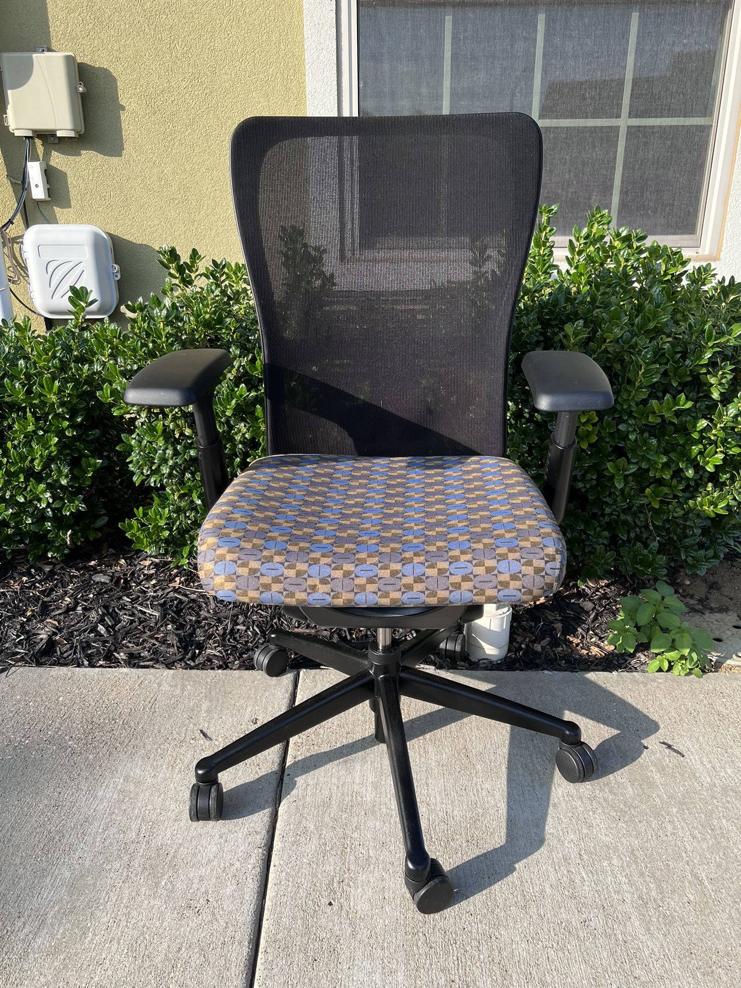 Haworth Zody Office Chair /fully Loaded