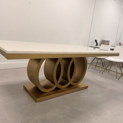 Mesa moderna de lujo - Oportunidad única - Súper precio