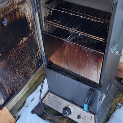 Broil King Vertical Propane Smoker
