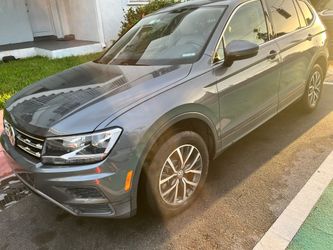 2019 Volkswagen Tiguan SE - 7 seater Third Row SUV with Apple CarPlay