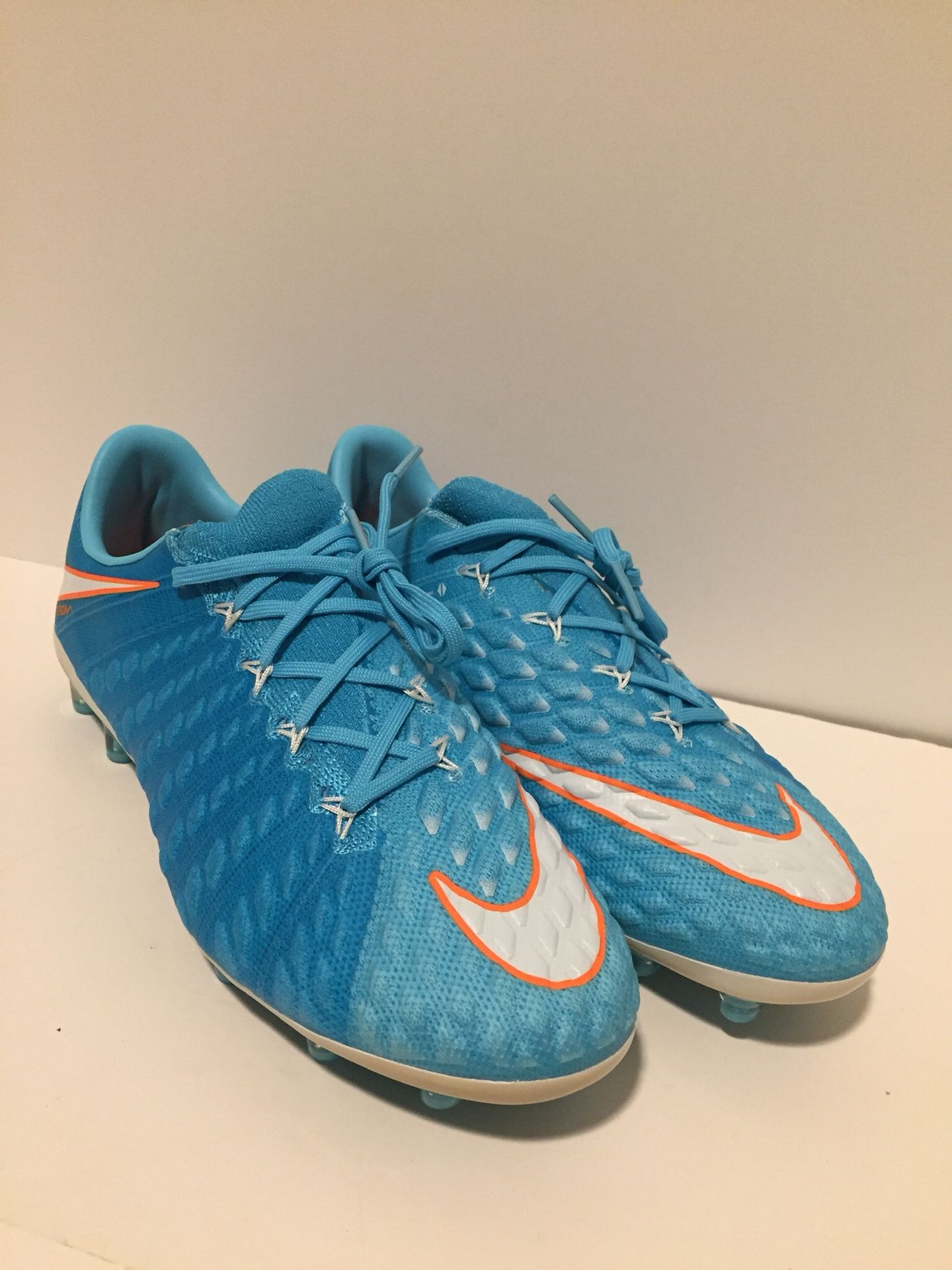 Nike Hypervenom phantom III size 8 in women’s AG soccer cleats