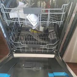 G E Dishwasher 