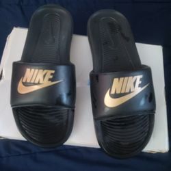 Men's Size 10 Nike Slides