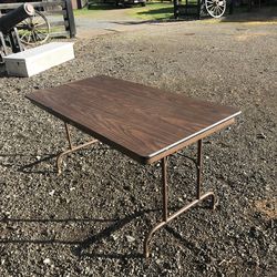 Folding Table 5’