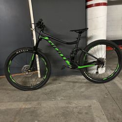 Giant Stance 2 MTN Bike 