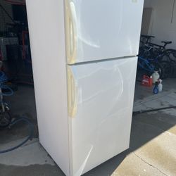 Magic chef Refrigerator 