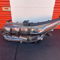 2016 - 2017 - 2018 - 2019 - 2021 - 2022 TOYOTA PRIUS PRIME LEFT LED HEADLIGHT Oem 