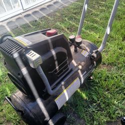 Husky 8 Gallons  Compressor 