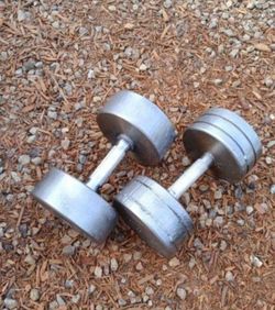 2x75lb dumbbells