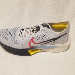 Nike zoomX vaporfly 3 Size 10.5 - 8.5
