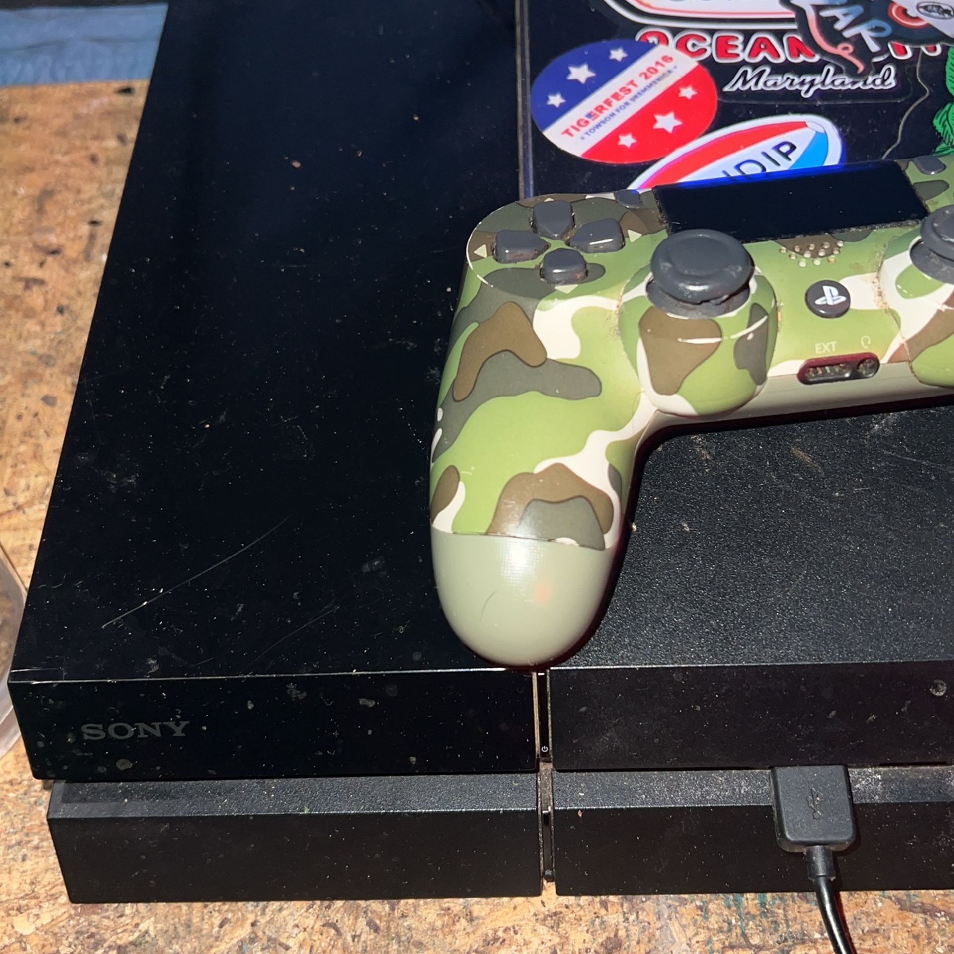 Sony PS4 controller Included READ DESCRIPTION