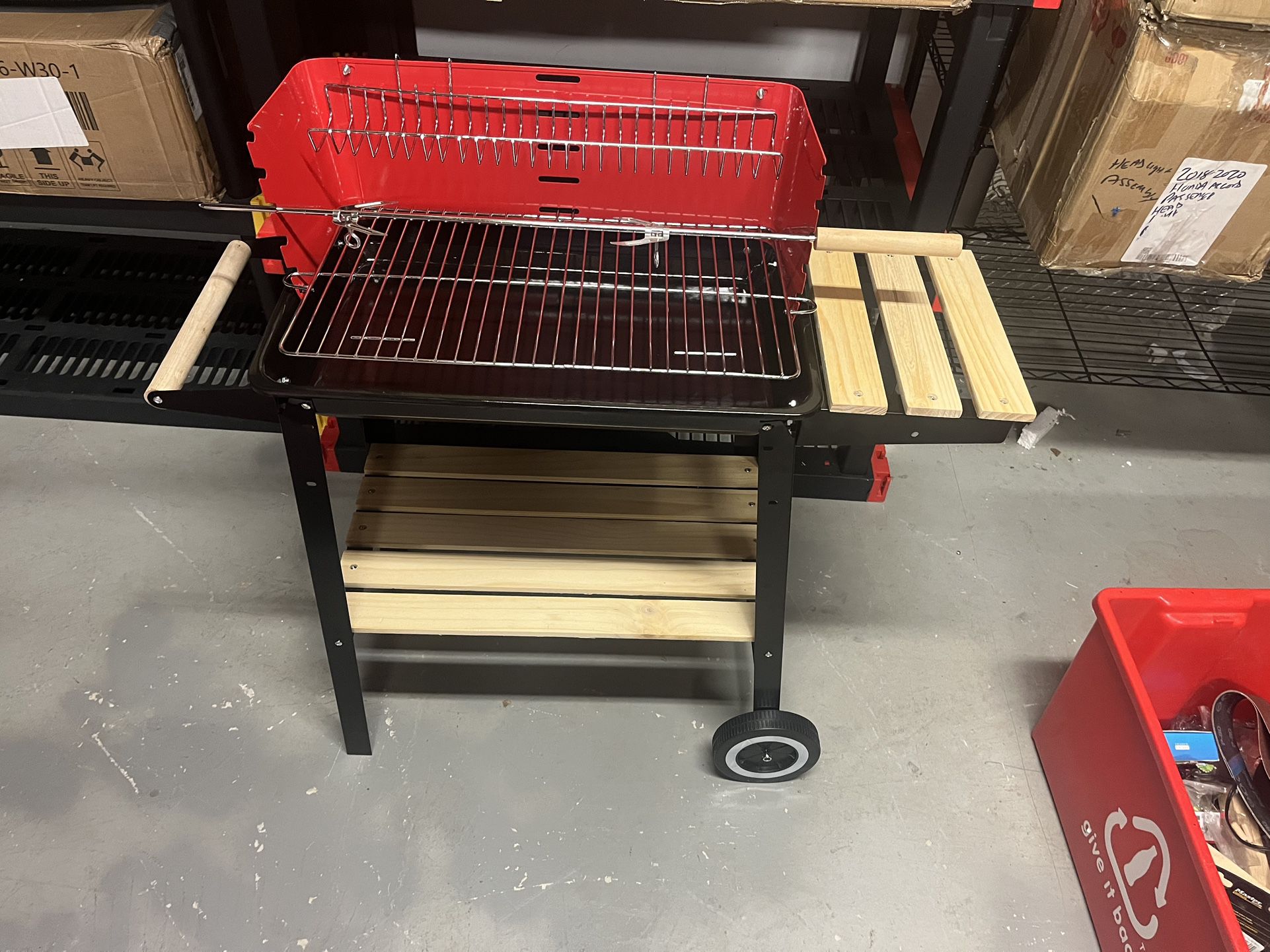 Sahare Steel Rectangular Bbq Grill With 4 Legs,Tyre And Wooden Rack Red / Black