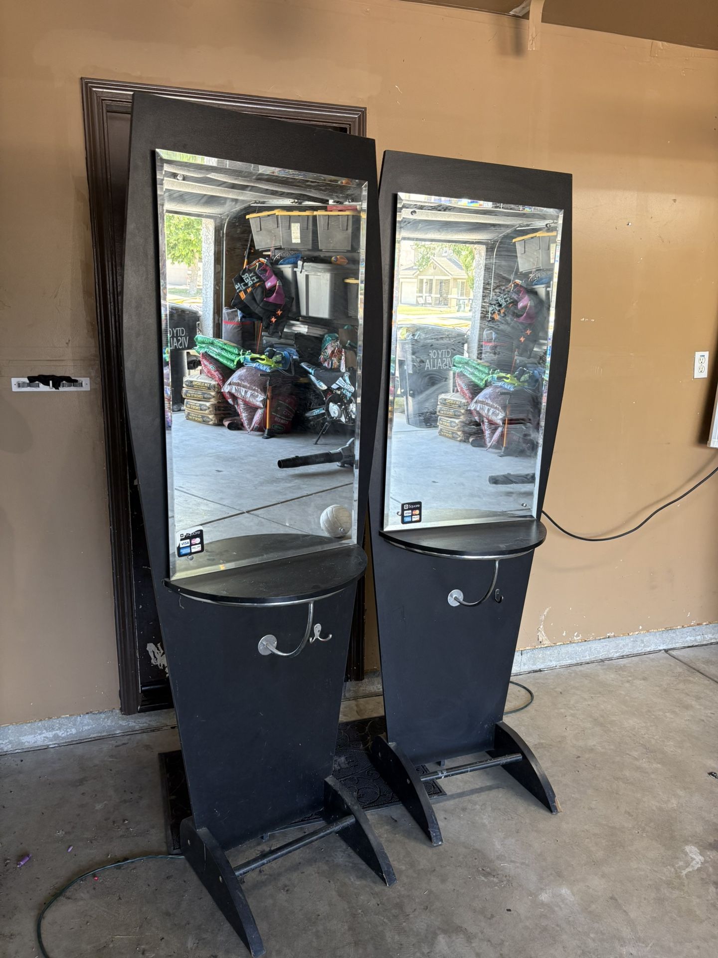Salon Stations 