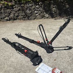 Yakima Front loader bike rack  - set of 2 with 4 Yakima locks - like new