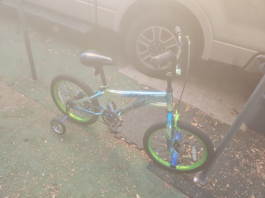 GENESIS BMX GLITCH 18 INCH WHEELS KIDS BIKE