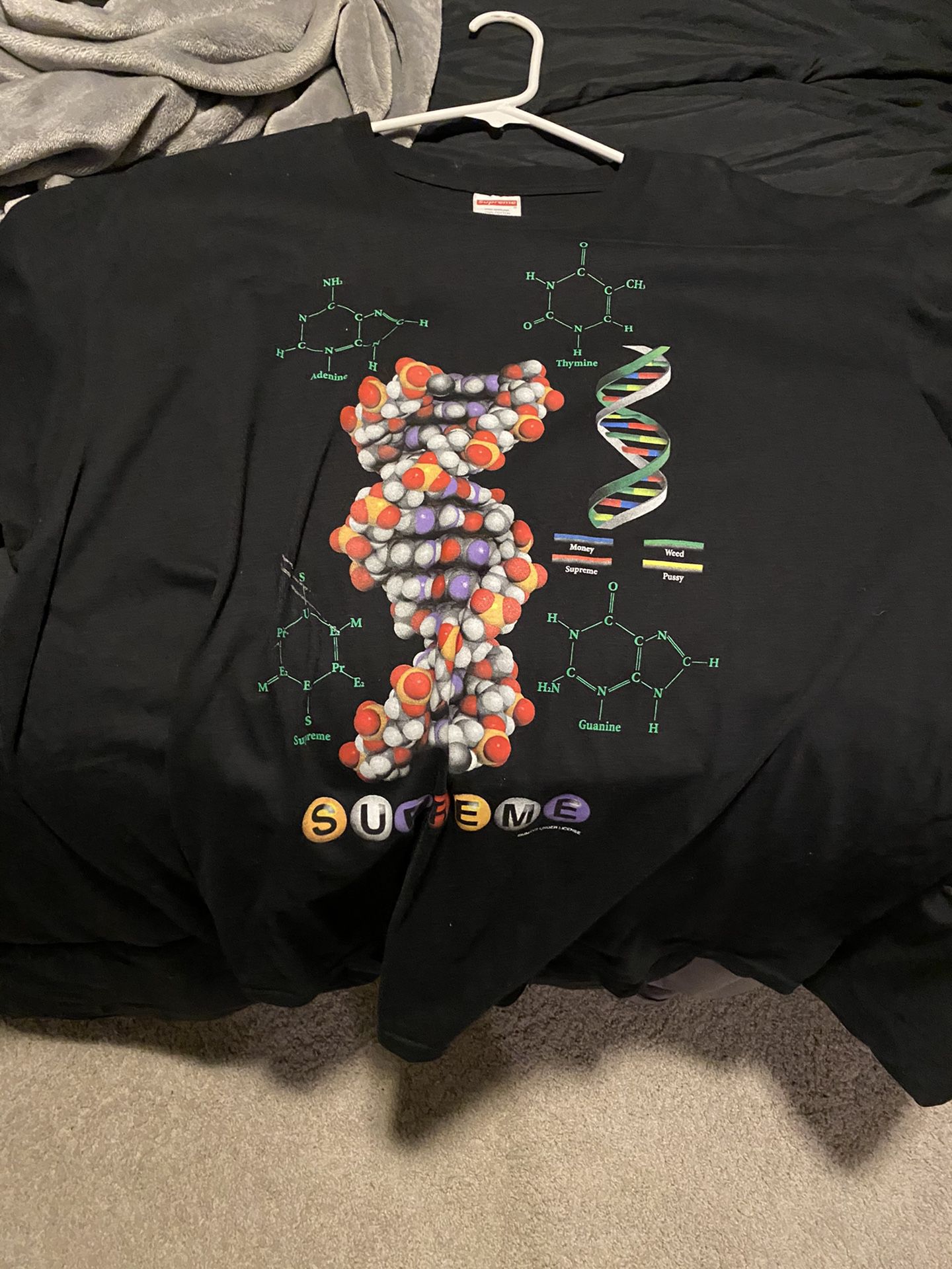 Supreme DNA tee size XL