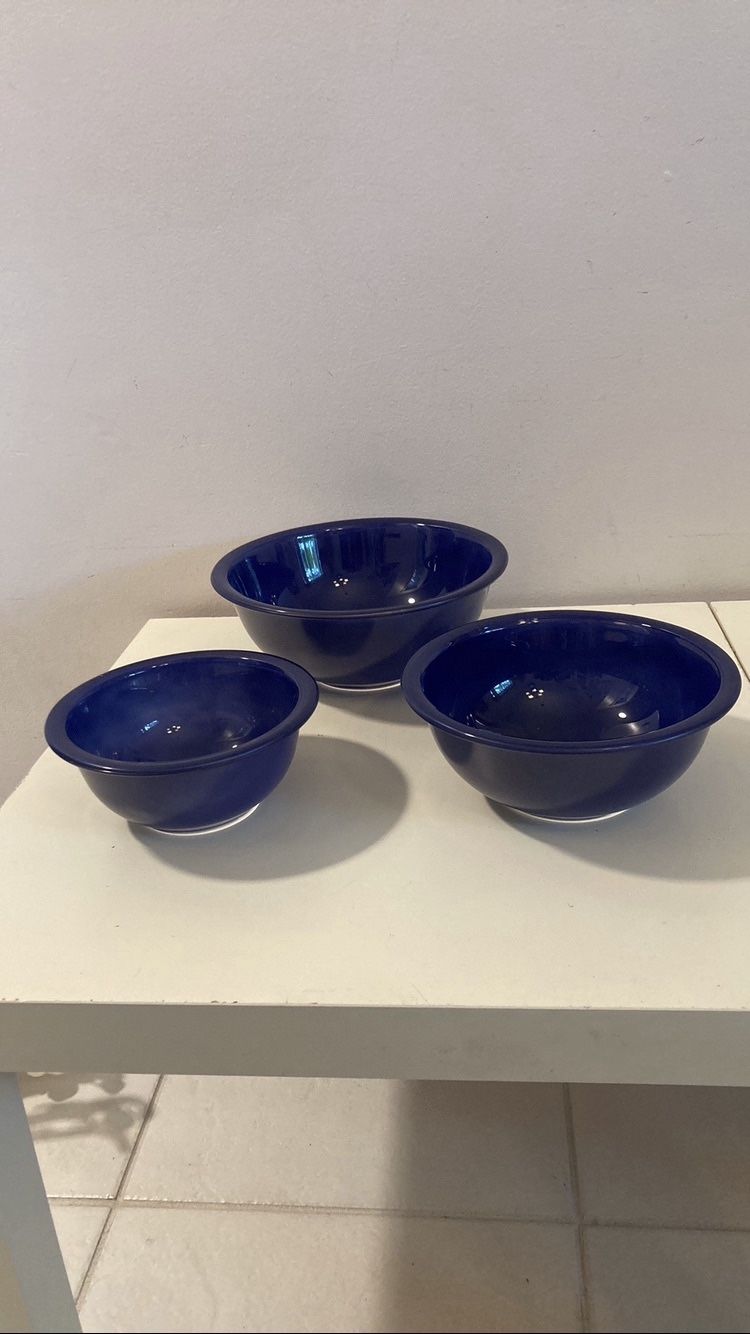 SET of 3 Pyrex Navy Blue Mixing Bowls w/ Rim & Clear Bottoms No Chips or Cracks