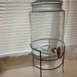Glass Beverage Dispenser With Lid
