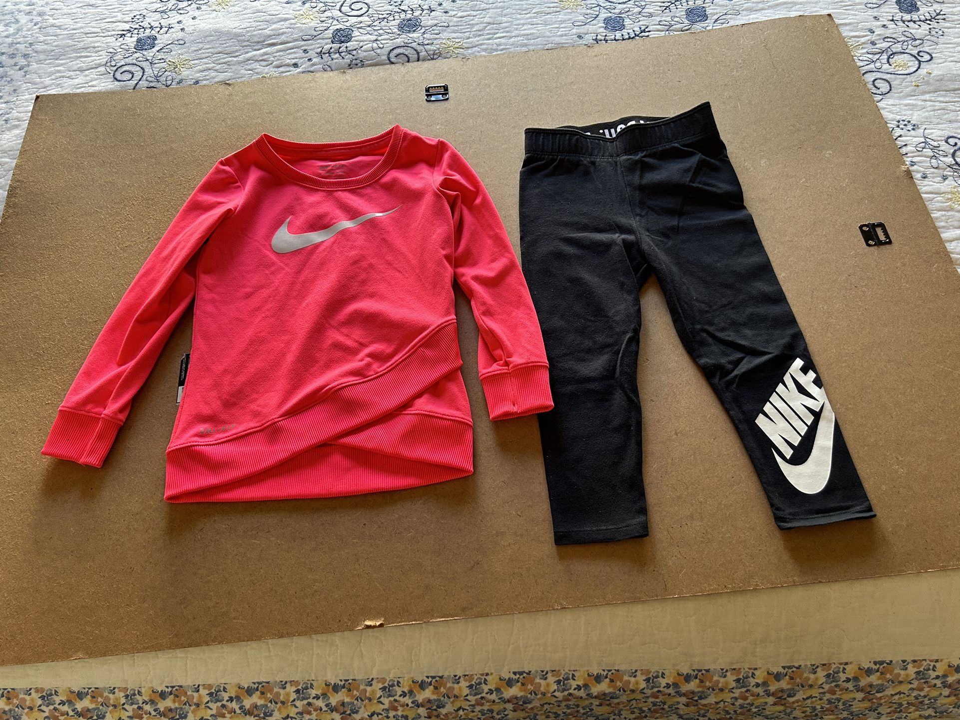 Nike Girls 2 Piece Set