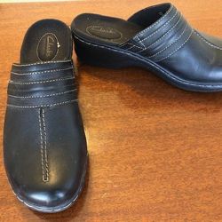 Clarks Clogs Comfort Cushion Black, Size 8
