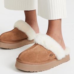 UGG platform Slippers Size 7 Woman's Chestnut Color New
