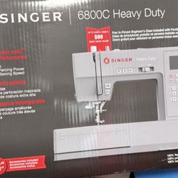 Singer Sewing Machine 