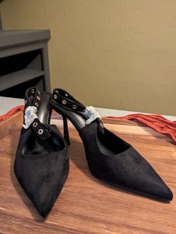 NEW Berness CANDES05 Black Faux suede Slingback Kitten Heels | Size 8.5
