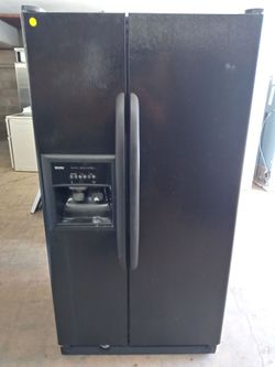 Kenmore black side by side refrigerator - Free delivery