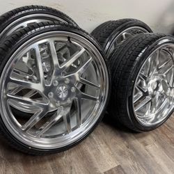 NEW staggered 24x9 and 24x11 polished wheels wrapped in Lexani tires