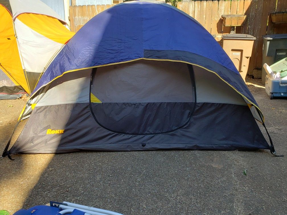 2-4 Person Tent With Removable Cover