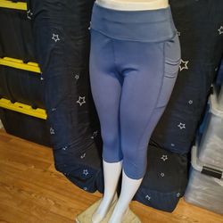 Women's capris available in sizes SM LXL