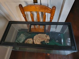 20 gallon Reptile Terrarium/Cage . Heating pad/lamp