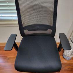 Office Chair W/Lumbar Support!