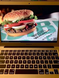 Apple Macbook 13” - MacOS  Ver. 15.7.3 Sequoia