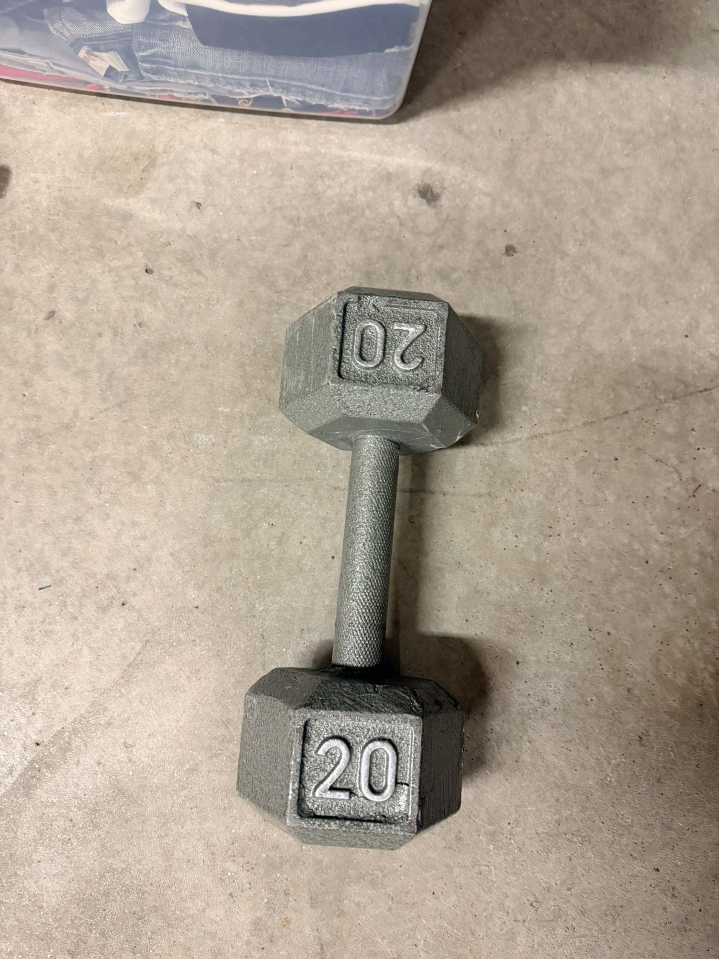 2 20 Lbs Dumbbells