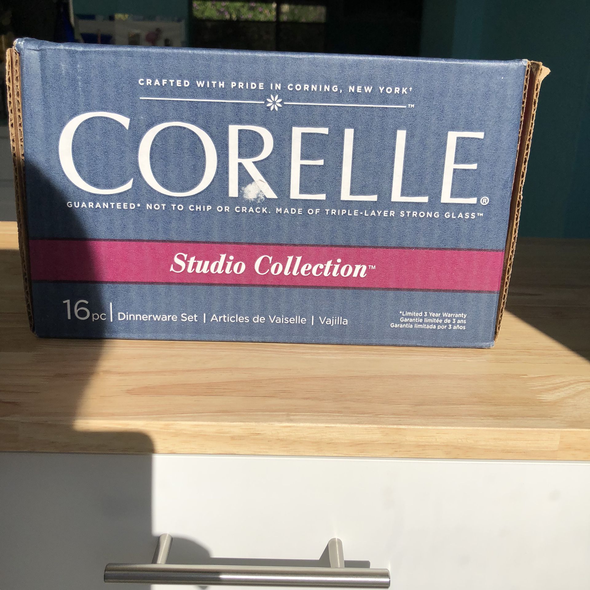 Disney Corelle Vitrelle 16-piece Dinnerware Set New In Box for Sale in  Honolulu, HI - OfferUp