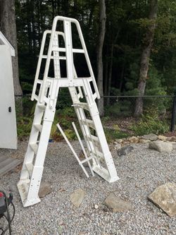 Above Ground Pool Stairs (white)