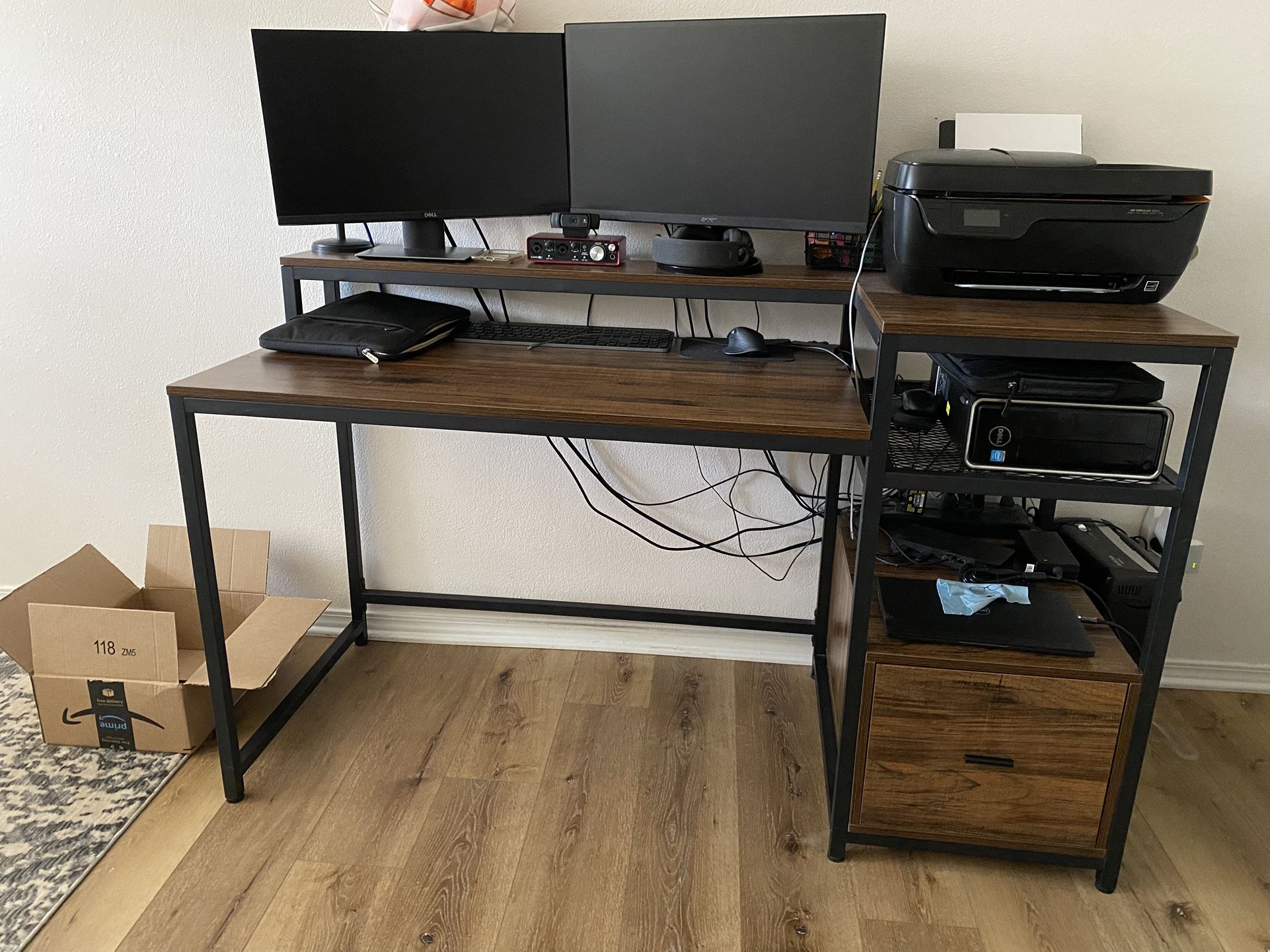 Computer Desk - Excellent Condition