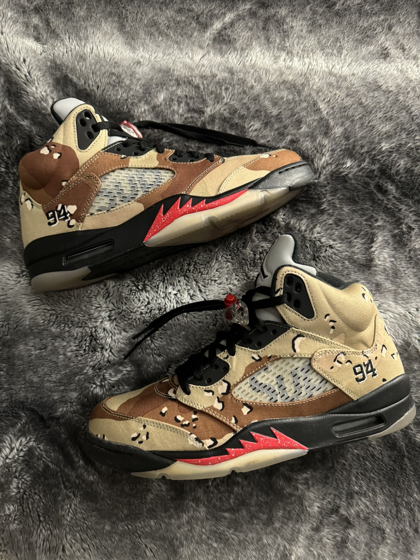 Jordan 5 Retro Supreme