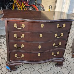 Dresser/cabinets/stand