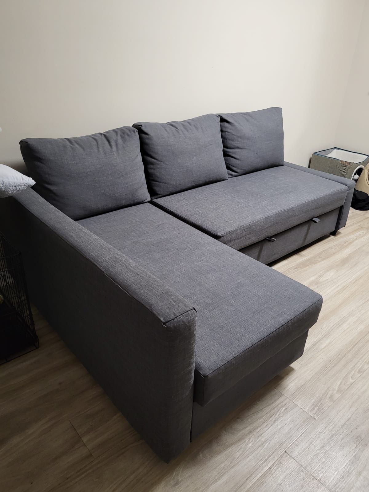 IKEA FRIHETEN Couch Sleeper/Sectional (600)