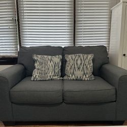 Love seat Sofa FOR SALE 