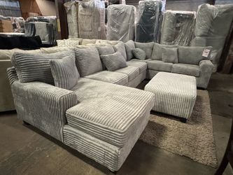 U Shape Sectional. 🚚WE DELIVER🚚